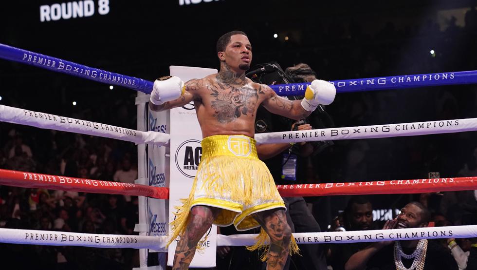 Gervonta Davis' celebrates Mario Barrios knockdown