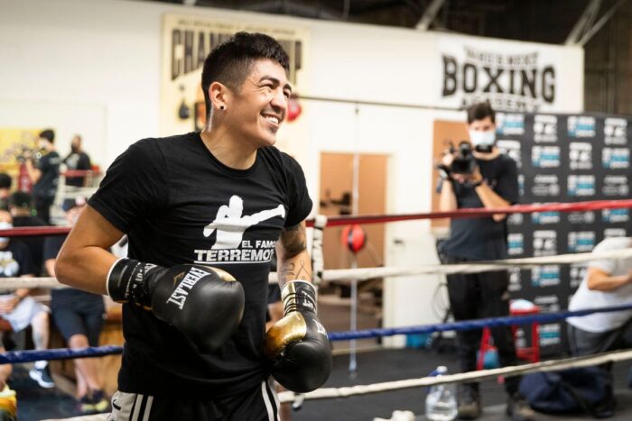 Leo Santa Cruz Prepares for Next Fight